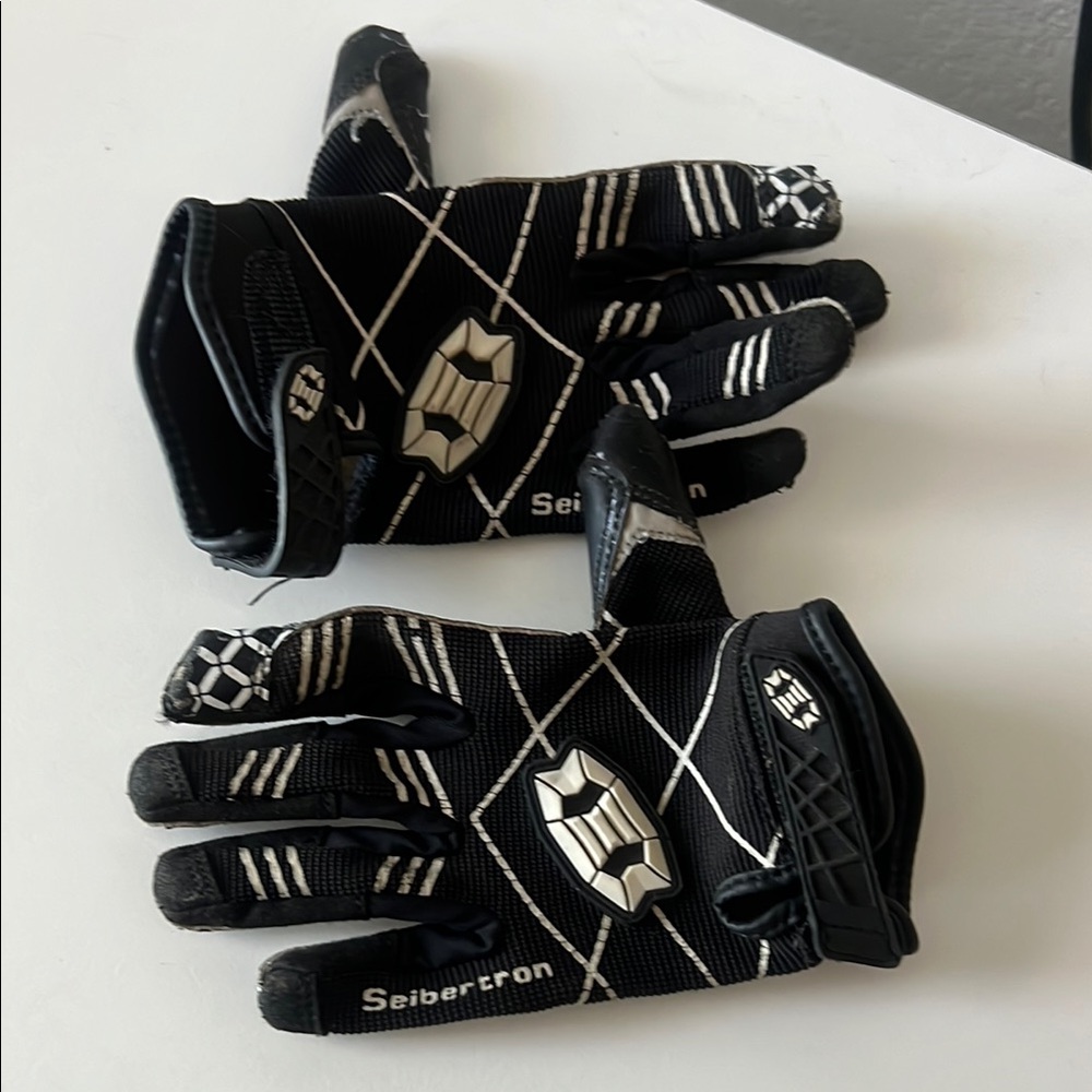 Seibertron Black and White Gloves